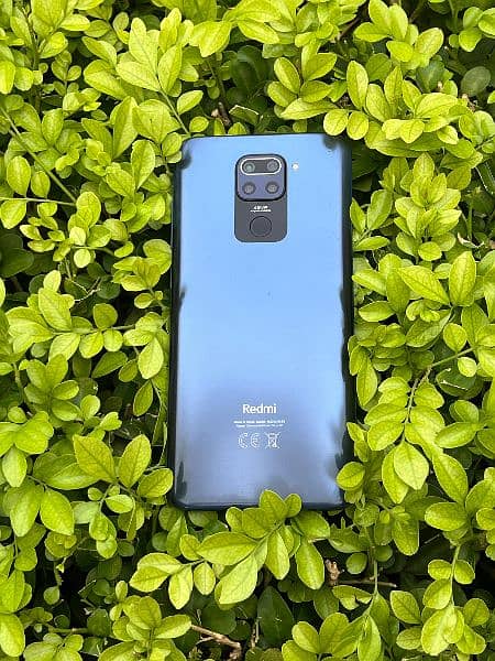 Redmi note 9
4 128 gb
With original box and charger 0
