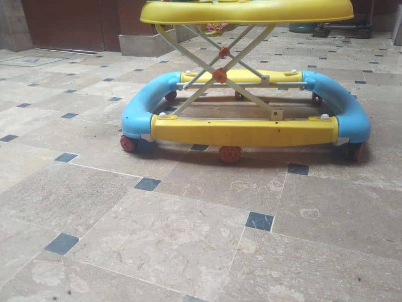 Baby waker jenion swing function urgent sell 13