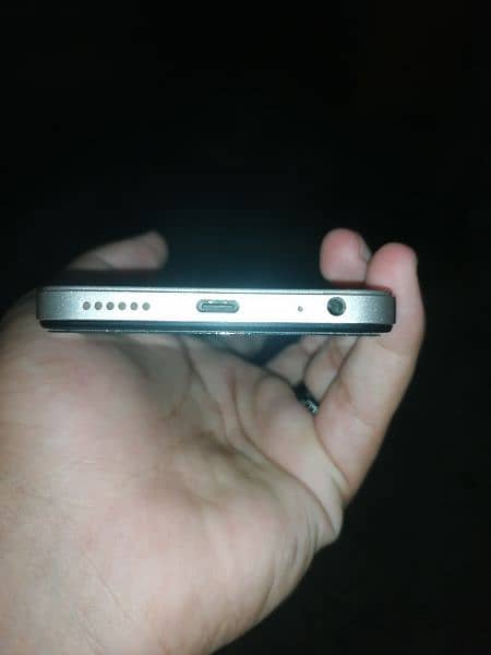 techno spark 10 4+4 128gb for sale 3