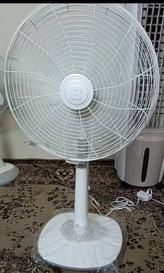 Royal pedestal fan 60W