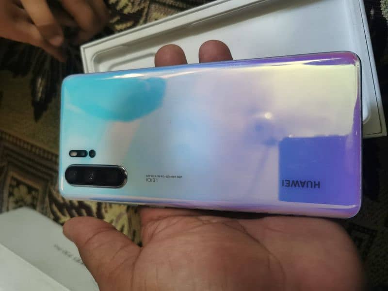 Huawei p30 pro 8gb and 128gb dual sim no dat 0