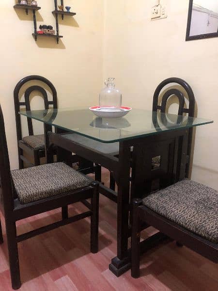 Good condition mai hai 4 seater dining table 3