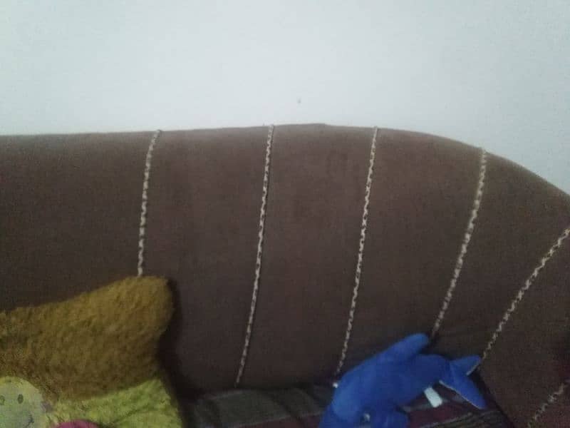 sofa in good condition 1