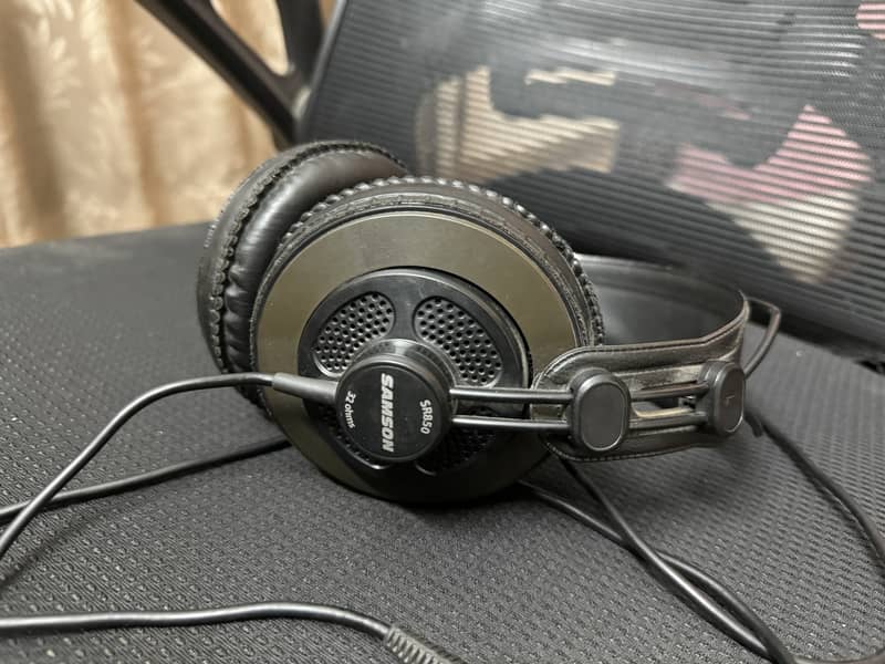Samson sr850 Studio Monitor Headphones 1