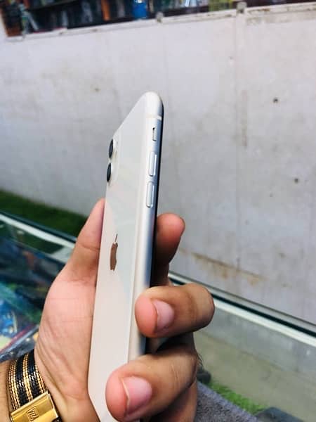 iPhone 11 128gb factory unlocked 4