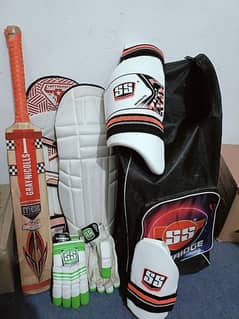 Cricket kit complete almost new condition