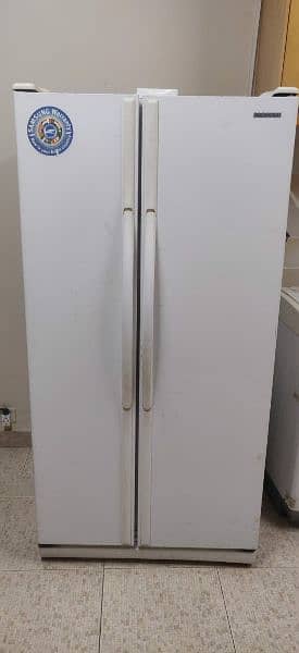 Samsung Refrigerator double door 0