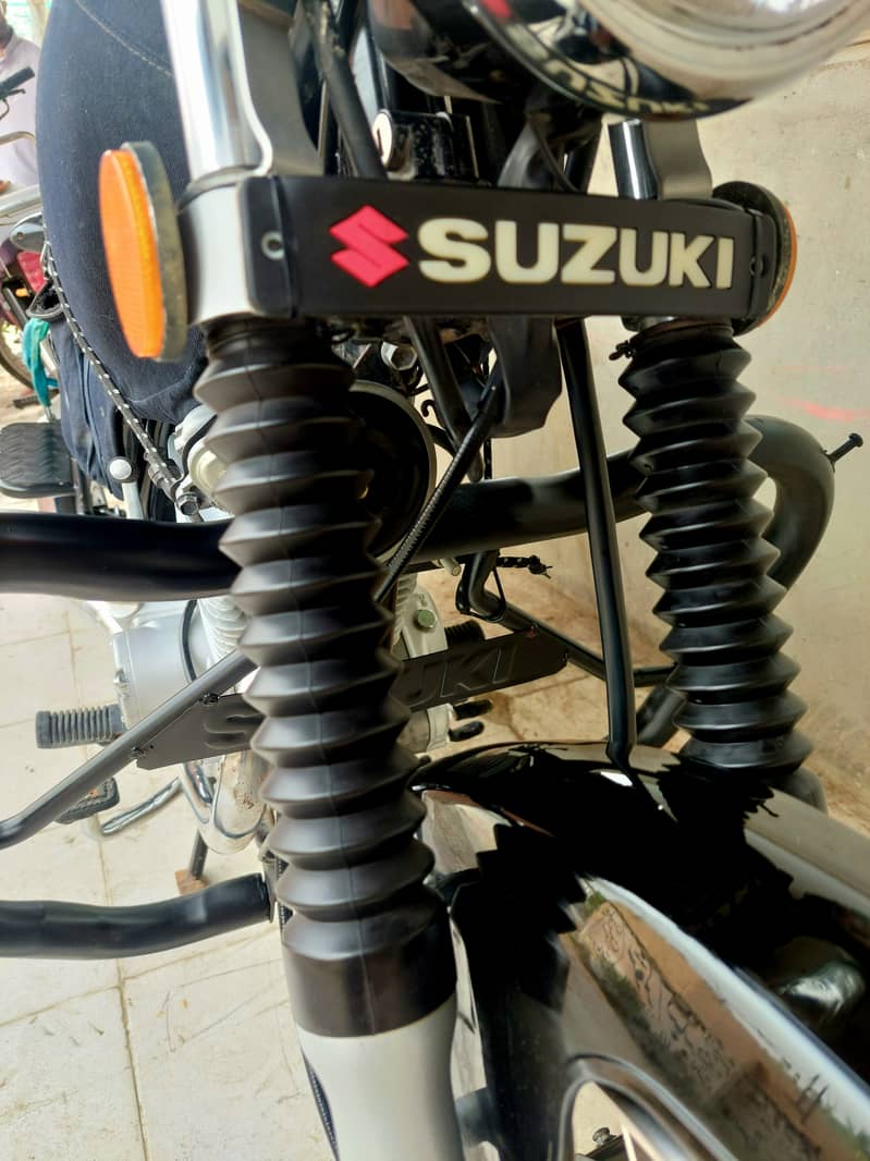 SUZUKI GS 150 SPECIAL EDITION 2