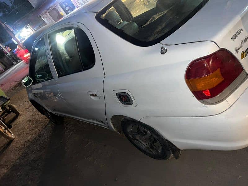 Toyota Platz 2003 1