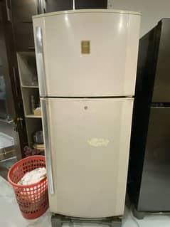 good condition 16 cubic feet dawlence fridge refrigerator