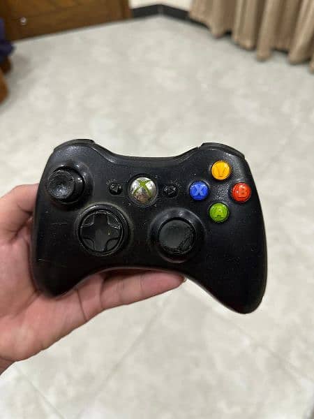 XBOX 360 WITH 2 CONTROLLERS 3