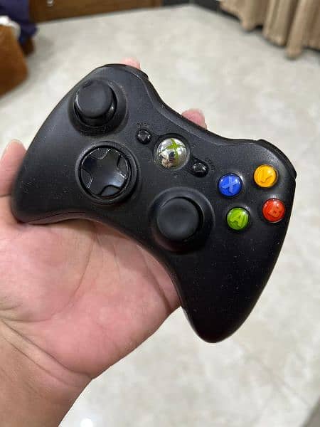 XBOX 360 WITH 2 CONTROLLERS 4