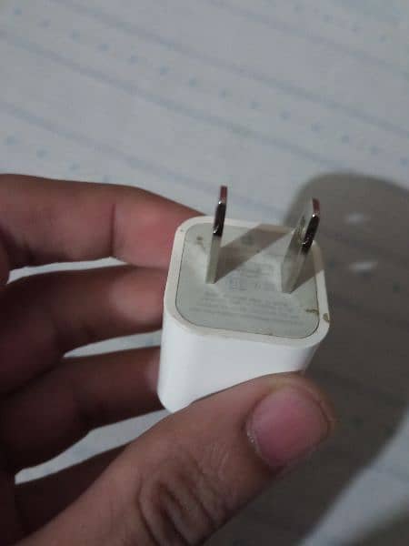 Apple Charger 1