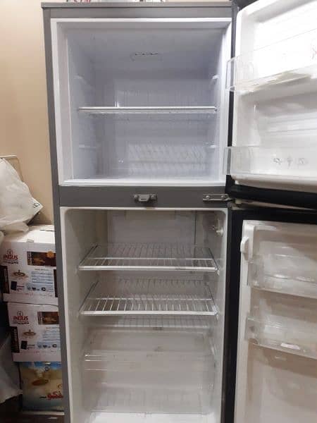 Pel Refrigerator in New Condition 3