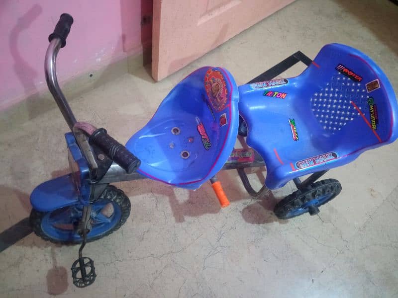 Kids 3 Wheel Tricycle in Excellent condition 4