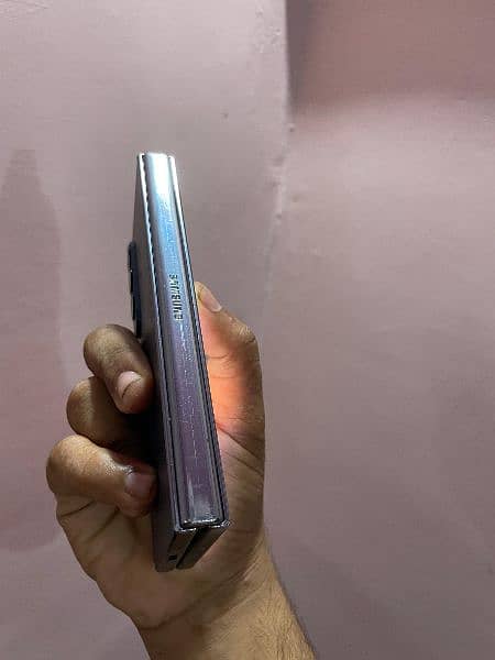 Samsung  galaxy fold 4 12/256 3