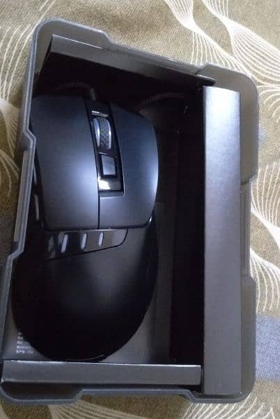 Insist Swing Gaming Mouse 1