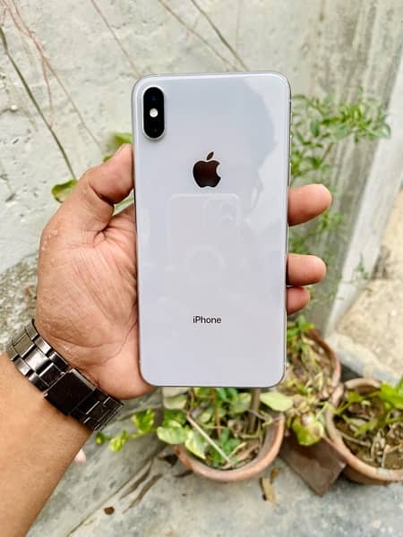 iPhone XS Max 64Gb Non Pta 10/10 Lush Condition 0