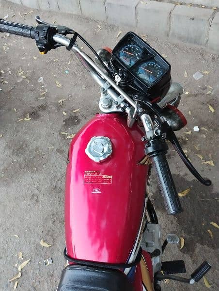 Honda 125 Karachi No plate 2