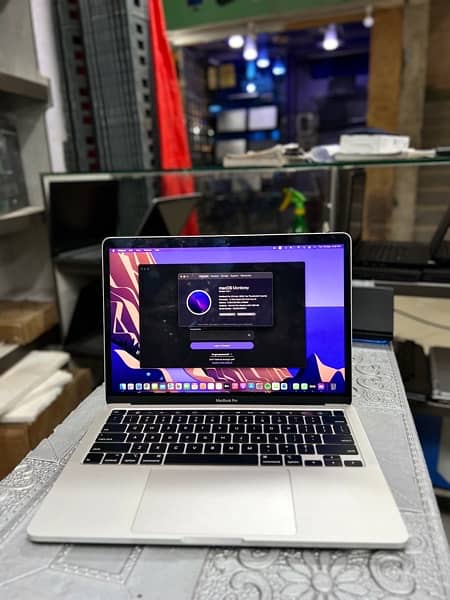 Macbook Pro 13 2020 - Year 2020 1