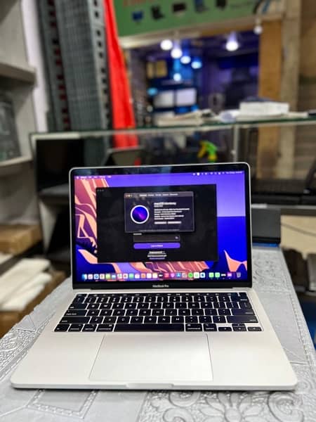 Macbook Pro 13 2020 - Year 2020 3