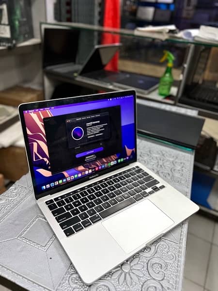 Macbook Pro 13 2020 - Year 2020 5