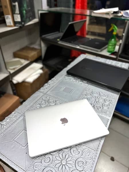 Macbook Pro 13 2020 - Year 2020 7