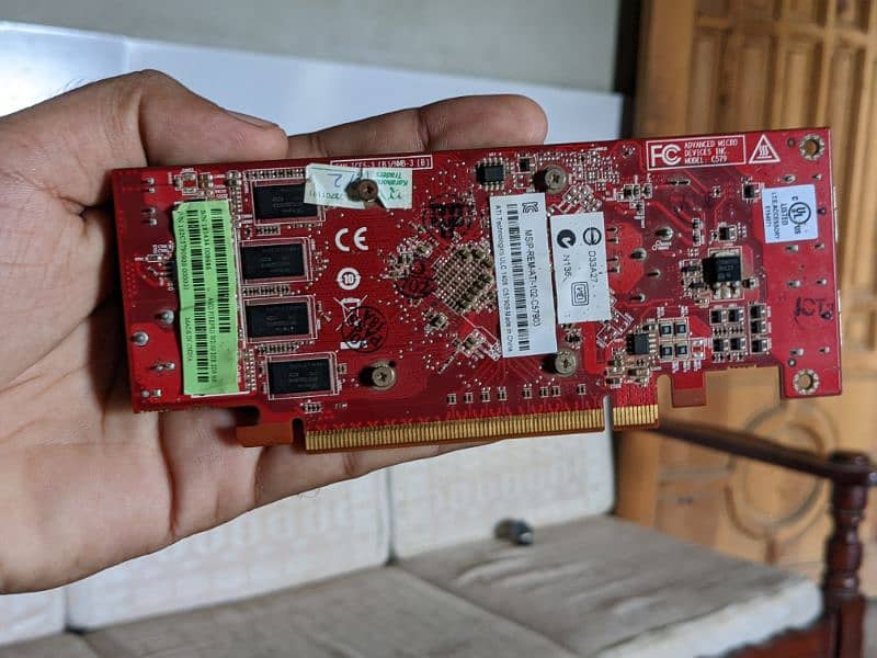 Amd Firepro 2 Gb 128 bit graphic card 1