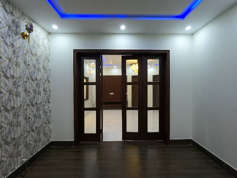 10 Marla House Is Available For Sale In Bahria Town Block CC Lahore 16