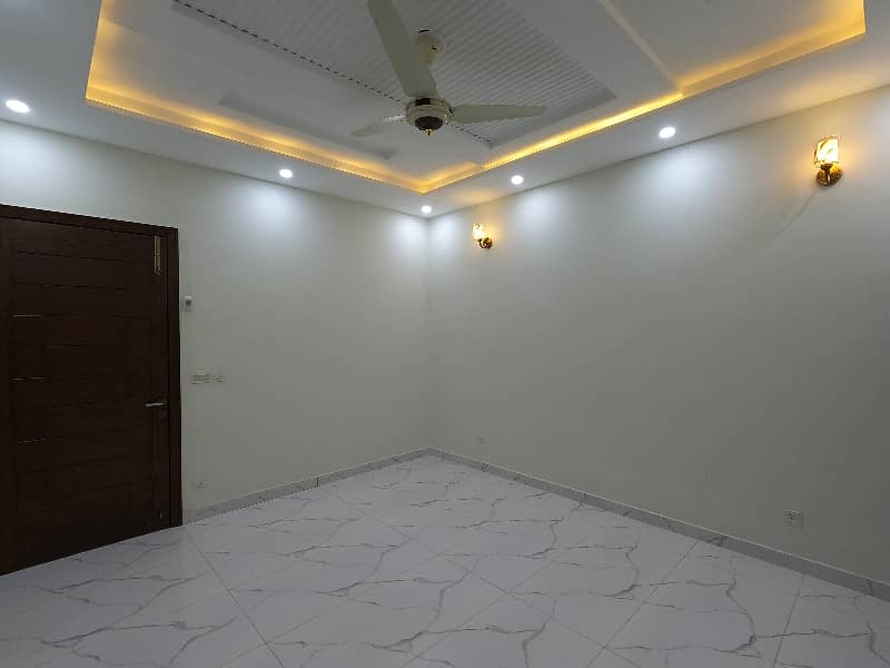 10 Marla House Is Available For Sale In Bahria Town Block CC Lahore 20
