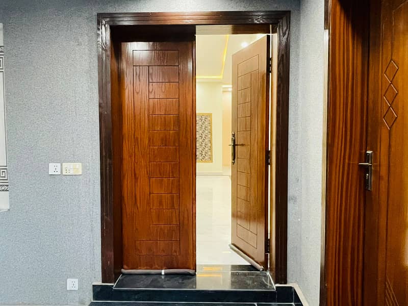 10 Marla brand new luxury House for Rent jasemeen Block BahriaTownLahore 2