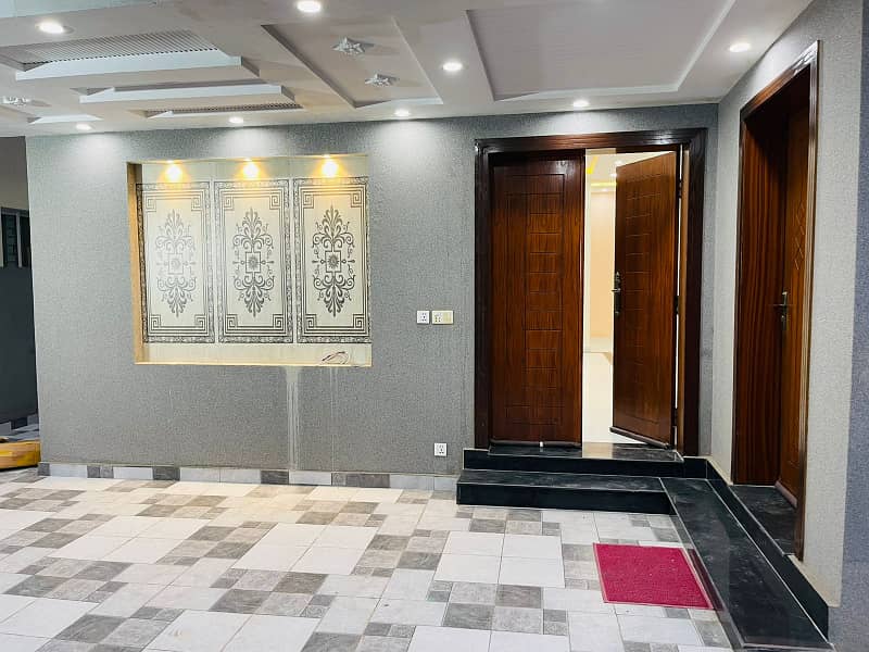 10 Marla brand new luxury House for Rent jasemeen Block BahriaTownLahore 19