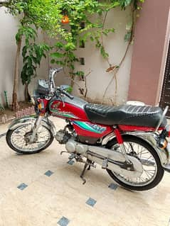 Honda CD 70 2017 model.