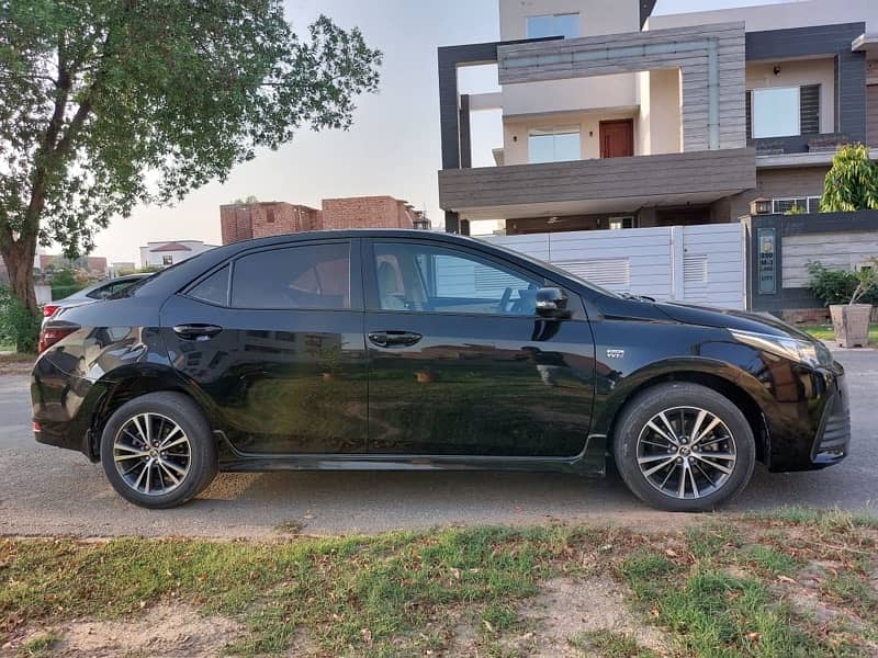 Toyota Corolla Altis 2019 1