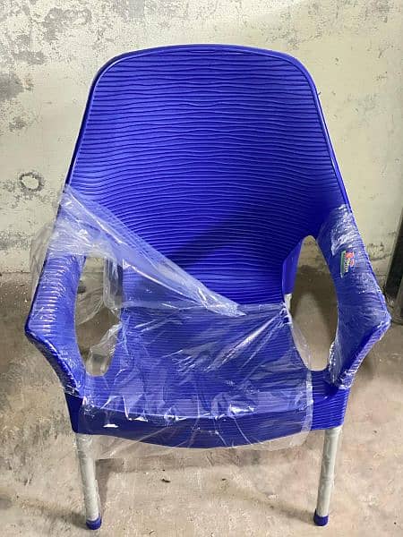 new Design Pure Plastic [wavy chair) 1