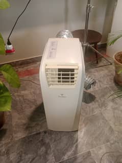 Portable AC 0.75 Ton Gently used Excellent Condition