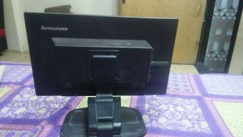 Lenovo l. e. d 2