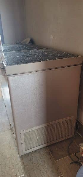 91998 Signature LVS Grey Twin Door Freezer 3