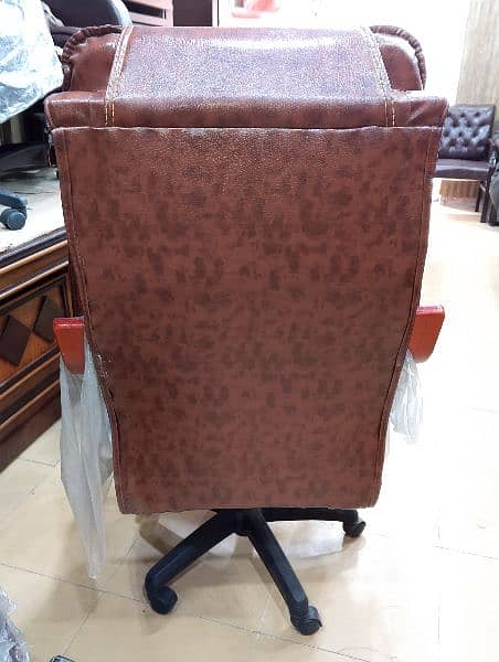 office chair available 2