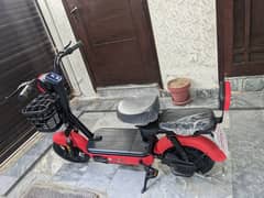 EVEE BRAND NEW SCOOTY FOR SALE. URGENT