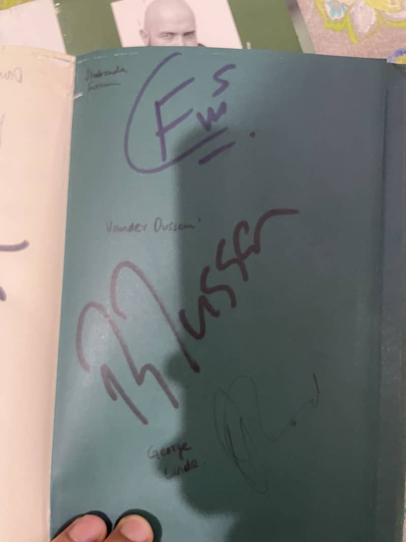 SHAHEEN AFRIDI AUTOGRAPH AND ALL LAHORE QALANDER TEAM AUTOGRAPHS 7