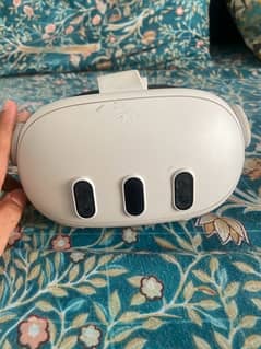 Oculus quest three. 0