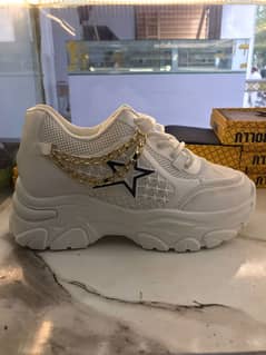 new women double chain trending shoes