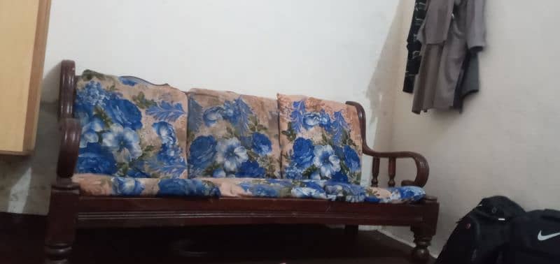 3  seater sofa for sale 0