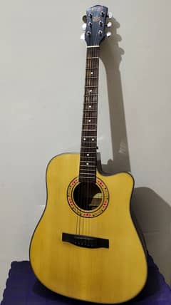 Acoustic Guitar in very Good Condition just in 9999 Rs !!!