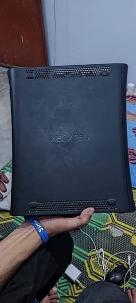 X Box 360 with original controller for sale 1
