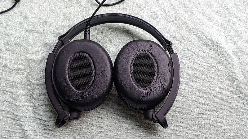 Sennheiser CX300S AND Audio-Technica ATH NC20 QUITEPOINT 8