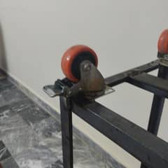 BATTERY STAND/RACK