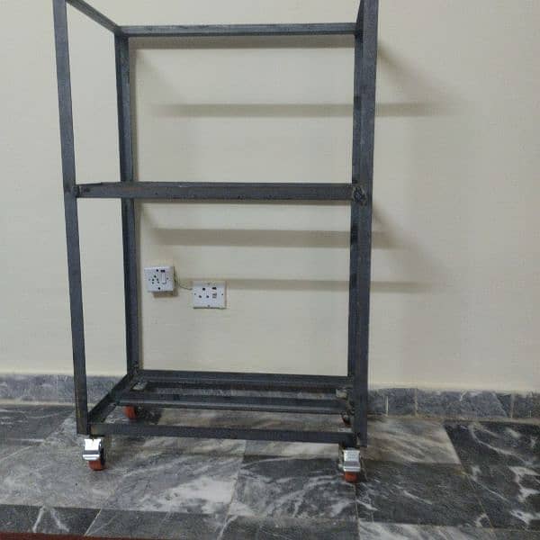 BATTERY STAND/RACK 5