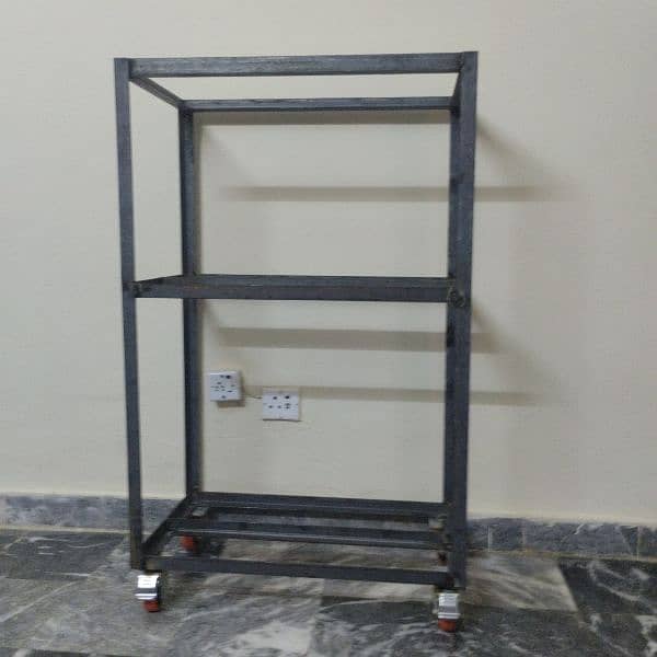 BATTERY STAND/RACK 6